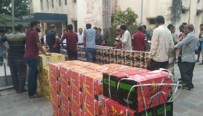 সৈয়দপুরে ৩০০ অটোবাইক ব্যাটারি জব্দ করল কাস্টমস
